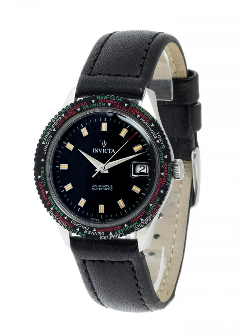 INVICTA World Time watch, ref. 27177, for men/Unisex. In steel. Auxiliary window at 3 o'clock for: INVICTA World Time watch, ref. 27177, for men/Unisex. In steel. Circular case with black dial. Applied numerals in gold and silver. Dauphine hands. Central seconds hand. Auxiliary window at 3 o'clock