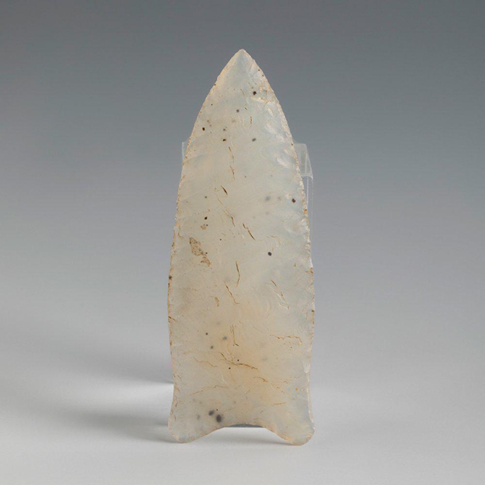 Arrowheads of Native American Indian peoples. America, 13000-1000 B.C. Flint. Provenance:  - (1 of 3)