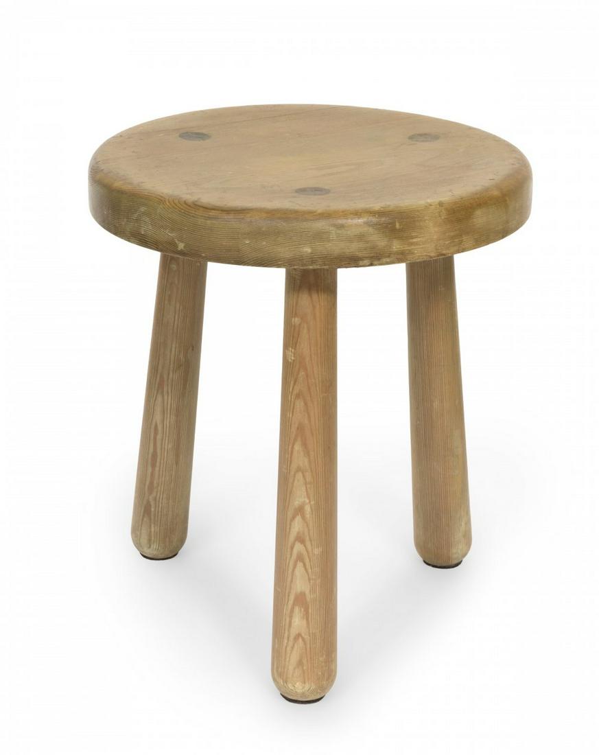 AXEL EINAR HJORTH (Swedish, 1888-1959). Lovo stool. Wood. It presents signs of use. (1 of 5)