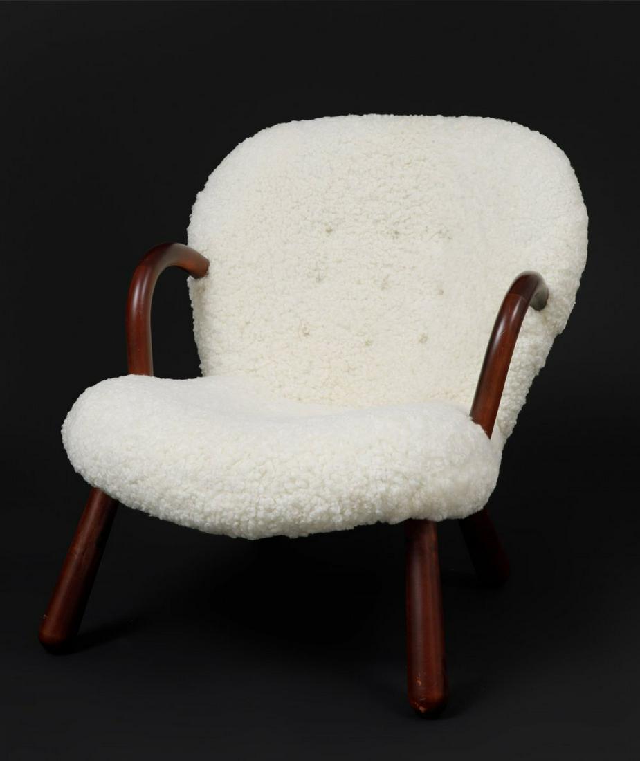 PHILIP ARCTANDER (Denmark, 1916 - 1994) Clam chair. Wood and sheep wool. It has slight signs of use. (1 of 7)