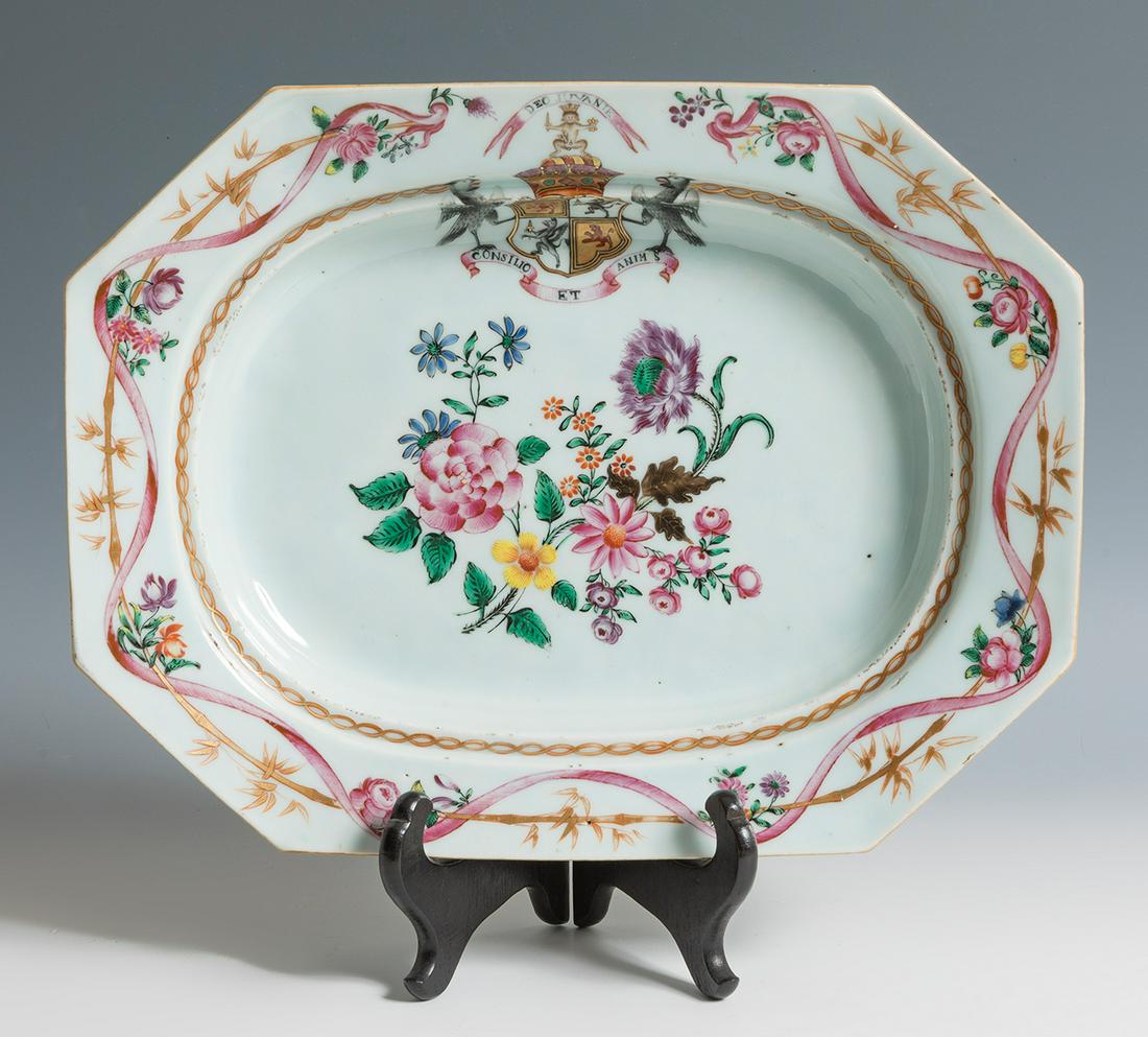 Tray. India Company; China, 18th century. Enamelled porcelain. (1 of 3)