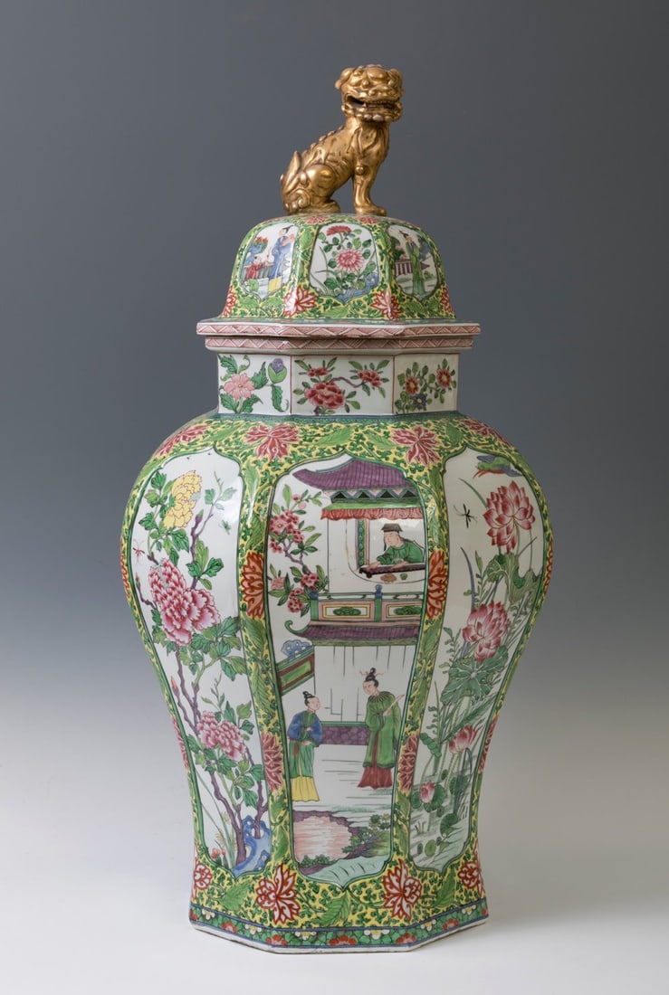 Tibor Vase; China, Qing dynasty, second half of the 19th century. Porcelain. Rose family. (1 of 7)