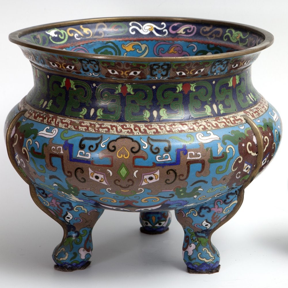 Centerpiece. Japan, Edo period, early 19th century. Bronze and cloisonnÃ© enamel.: Centrepiece. Japan, Edo period, early 19th century. Bronze and cloisonnÃ© enamel. Measurements: 28 cm (height); 33 cm (largest diameter). Japanese bronze centrepiece. It has a globular shape and thr