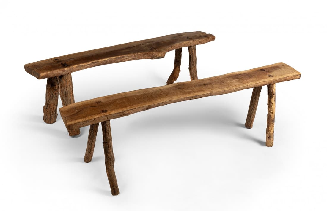 Pair of benches from the second half of the 20th century. Chestnut wood. Inactive xylophage: Pair of benches from the second half of the 20th century. Chestnut wood. Non-active xylophagous marks. They show marks of use and the passage of time. Measurements: 34 x 170 x 29 cm (the largest). Set