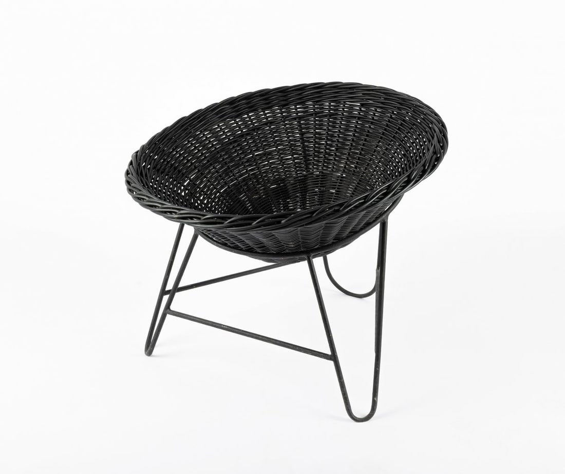 ROBERTO MANGO (Italia, 1920-2003). Armchair. Steel and wicker, 1950s.: ROBERTO MANGO (Italy, 1920-2003). Easy chair. Steel and wicker, 1950s. Measurements: 65 x 70 x 70 cm. Roberto Mango was an important Italian designer and architect trained in the United States and Ita