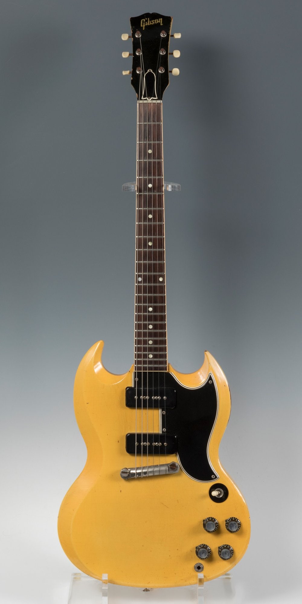 Gibson electric guitar. (1 of 6)