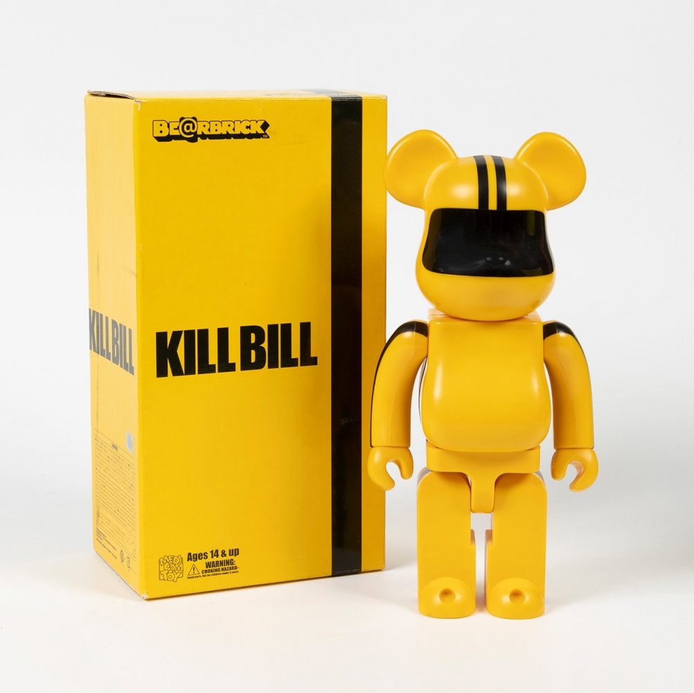 400% Be@rbrick produced by Medicom Toy, 2004.: "The Bride" from the "Kill Bill" series. 400% Be@rbrick, 2004. Plastic. Produced by Medicom Toy. In original box. In good condition. Measurements: 28 cm; 28,5 x 15 x 11 cm (box). The limited edition o