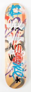 PURE EVIL "The red hand" 2018. Mixed media (aerosol, stencil or ink mops) on Canadian wood.: PURE EVIL "The red hand" 2018. Mixed media (aerosol, stencil or ink mops) on Canadian wood. Skateboard. 1/10th copy. Signed and numbered. Measurements: 81 x 20 cm. Belongs to an edition of 10 skateboa