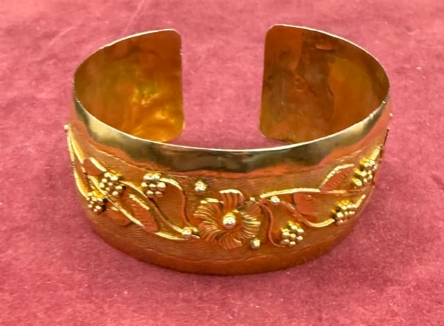 Vintage 9K Gold Wide Cuff Bracelet (1 of 4)