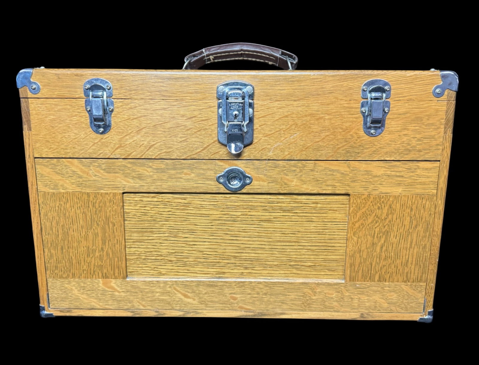 H. Gerstner and Sons Machinist Box: This H. Gerstner machinist box has six drawers, and is constructed of oak. It was likely used indoors, and the felt is clean. There is minimal wear to the box. The box measures 12.5 inches high, by 20
