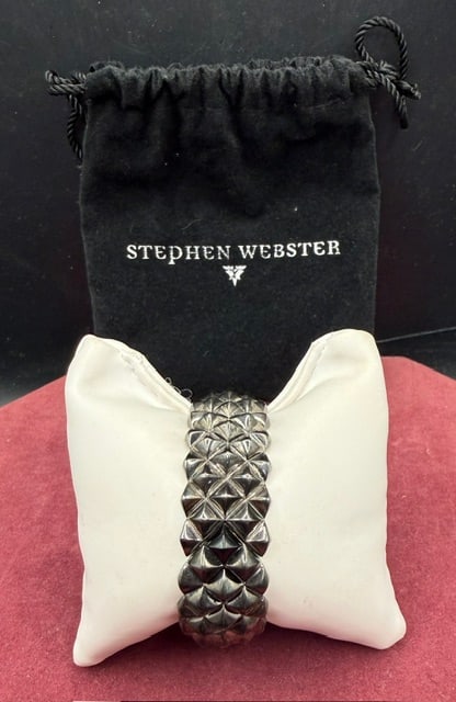 Sterling Silver Stephen Webster Superstud Hinged Bangle (1 of 6)