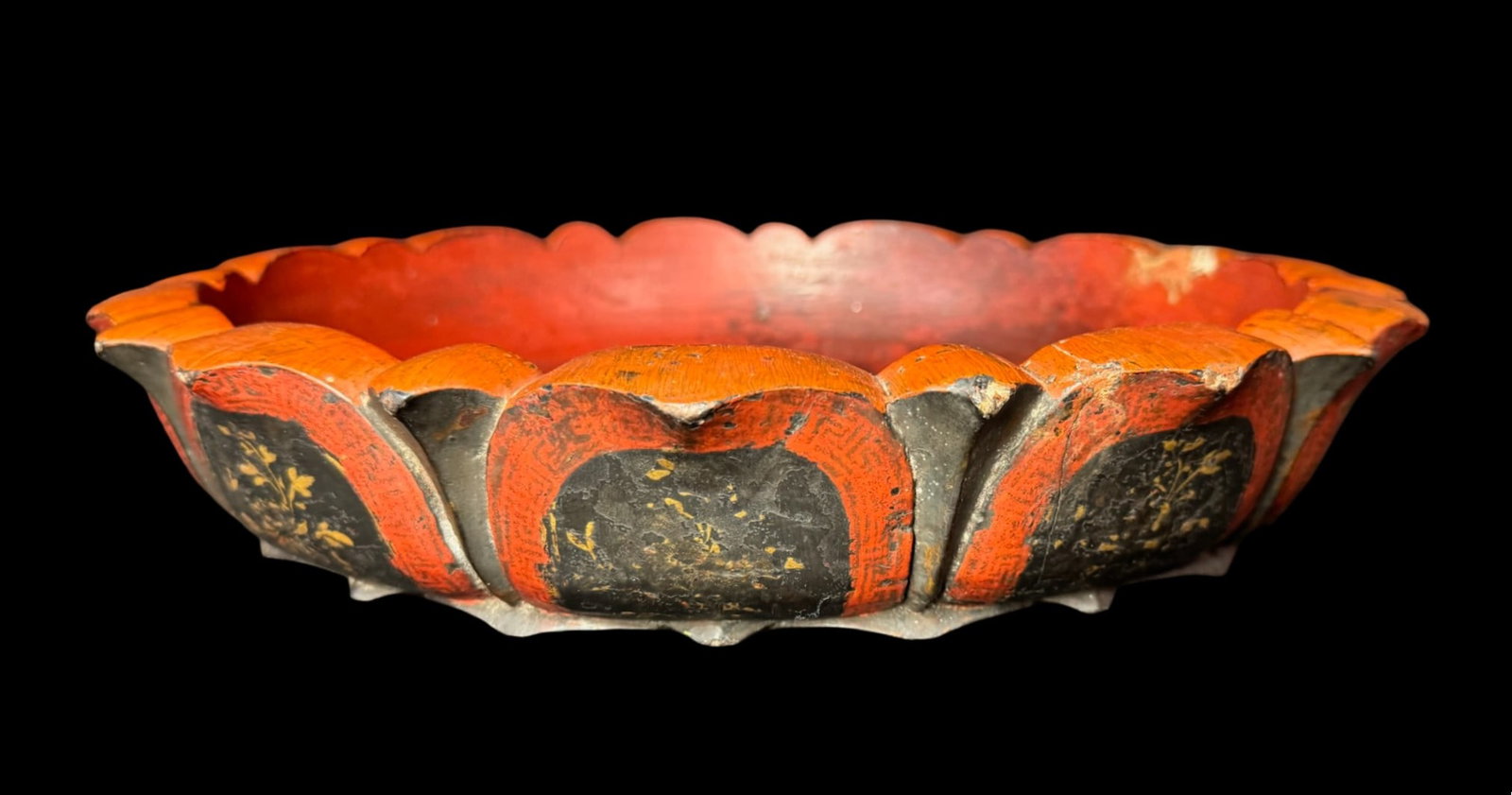 Qing Dynasty Polychrome Presentation Basin (1 of 6)