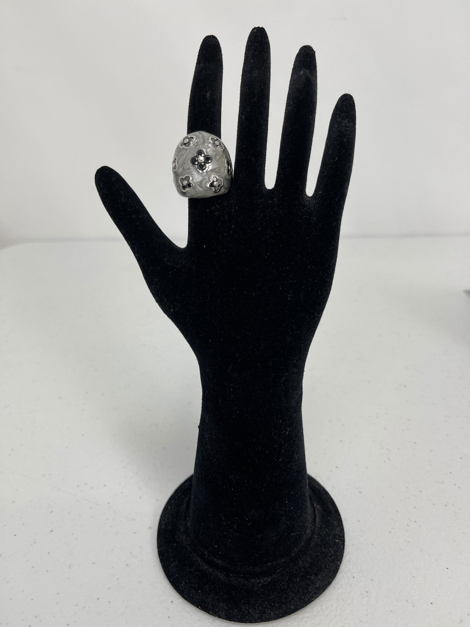 Clover Ring Looks like Louis Vuitton Designer (1 of 2)