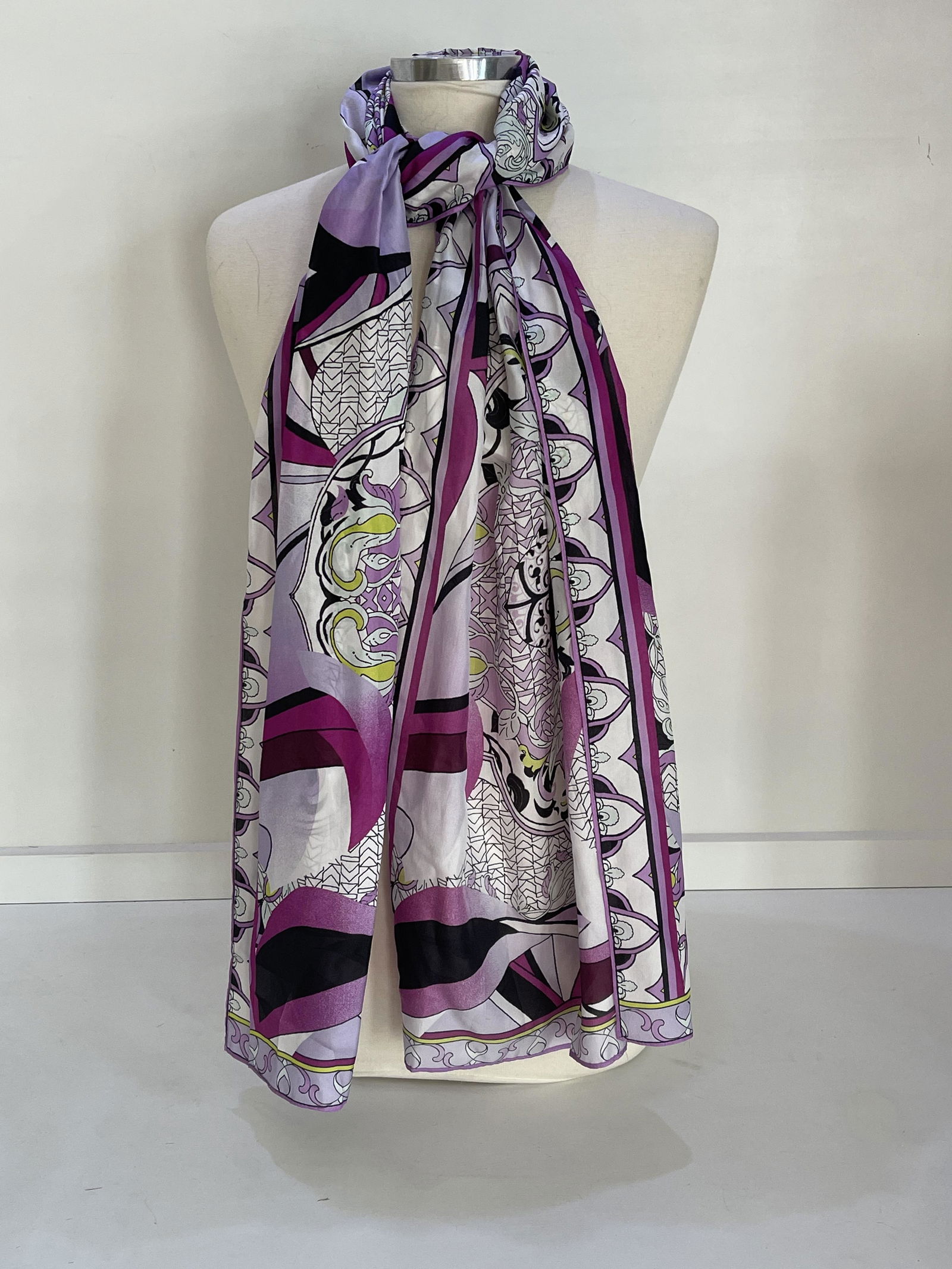 Purple Patterned Scarf (1 of 3)