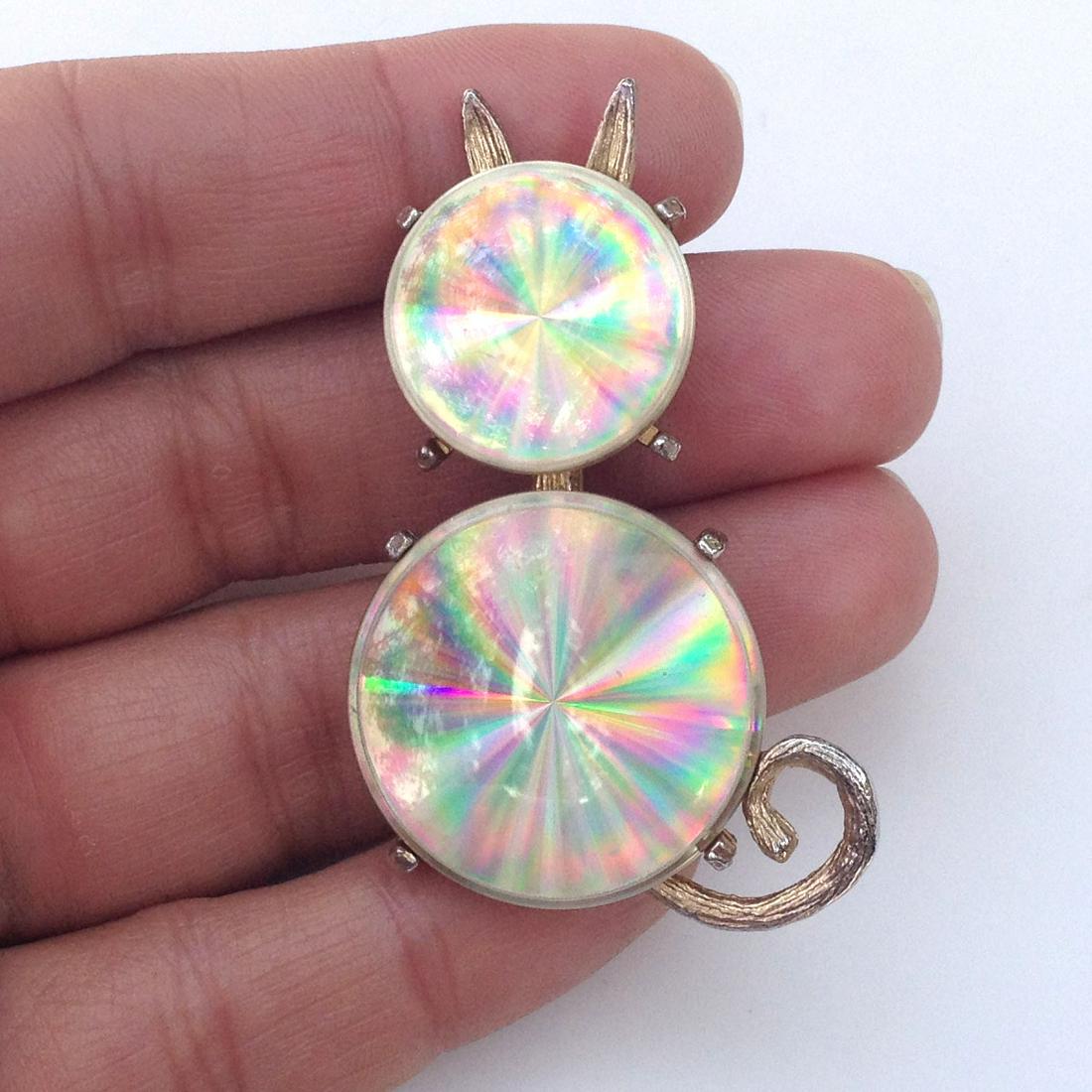 JEWELARAMA 1961 Vintage Holograph Disc Cat brooch (1 of 3)