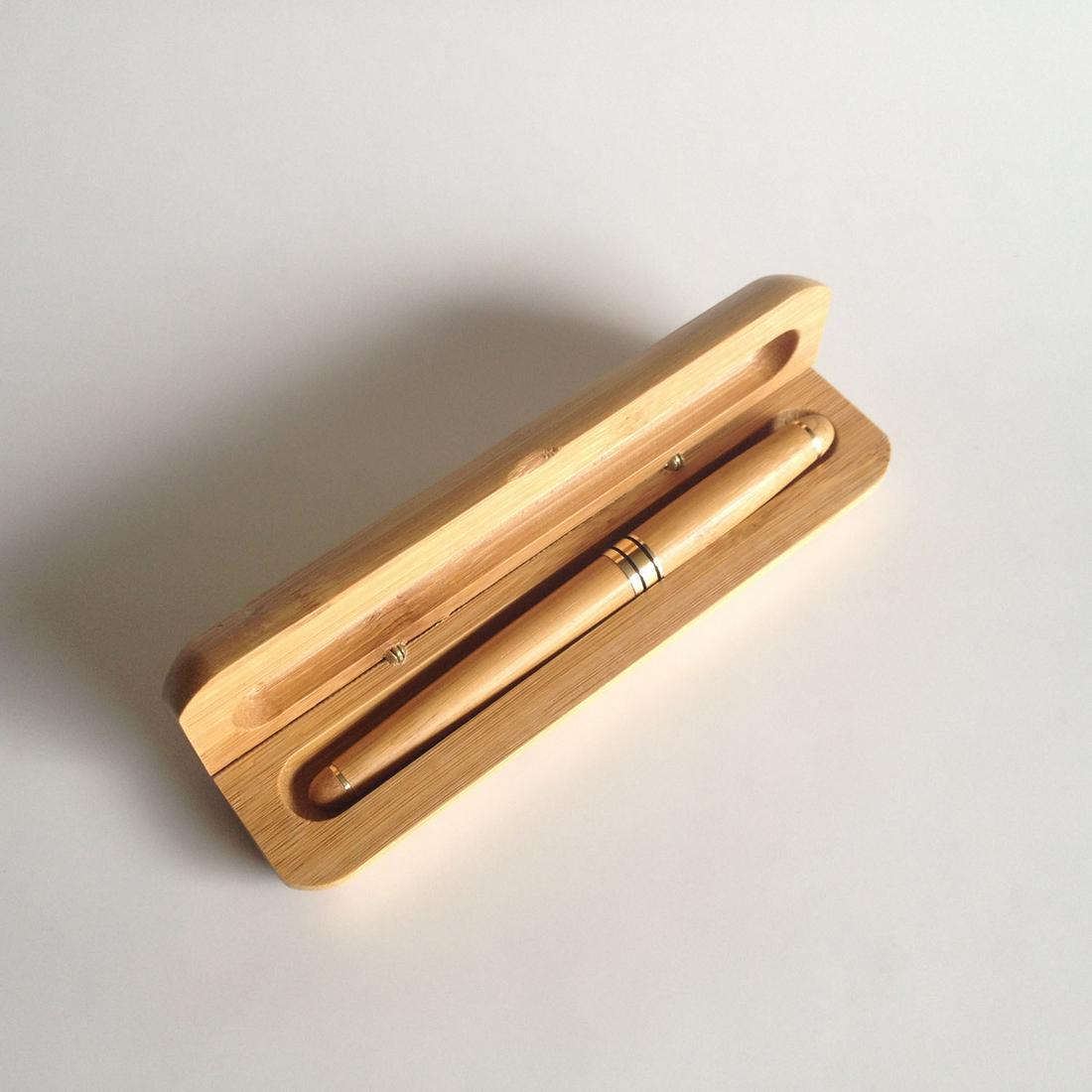 Bamboo quill fountain ink pen with gold tone detail (1 of 4)