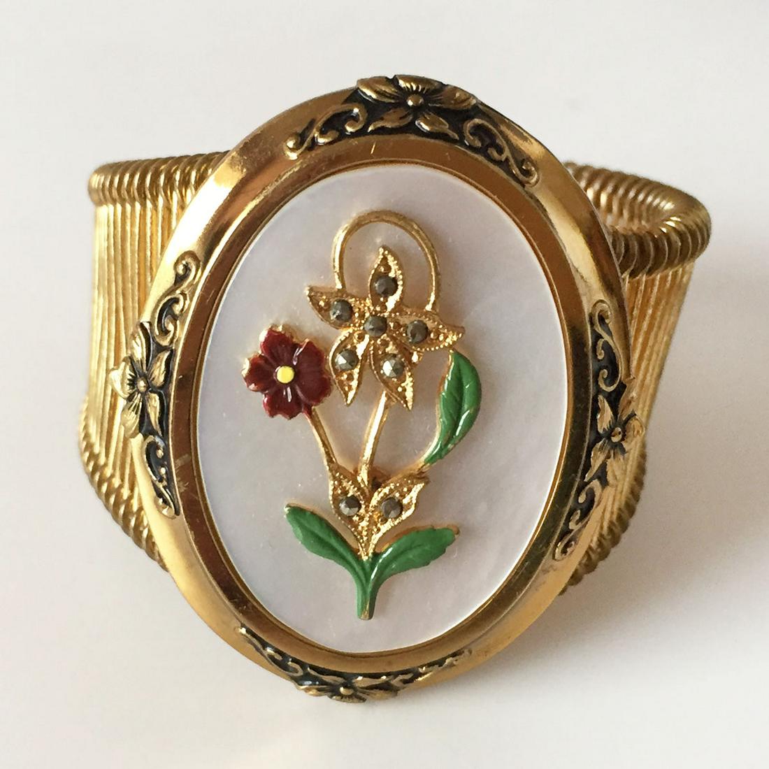 Vintage gold tone wire cuff bracelet (1 of 5)