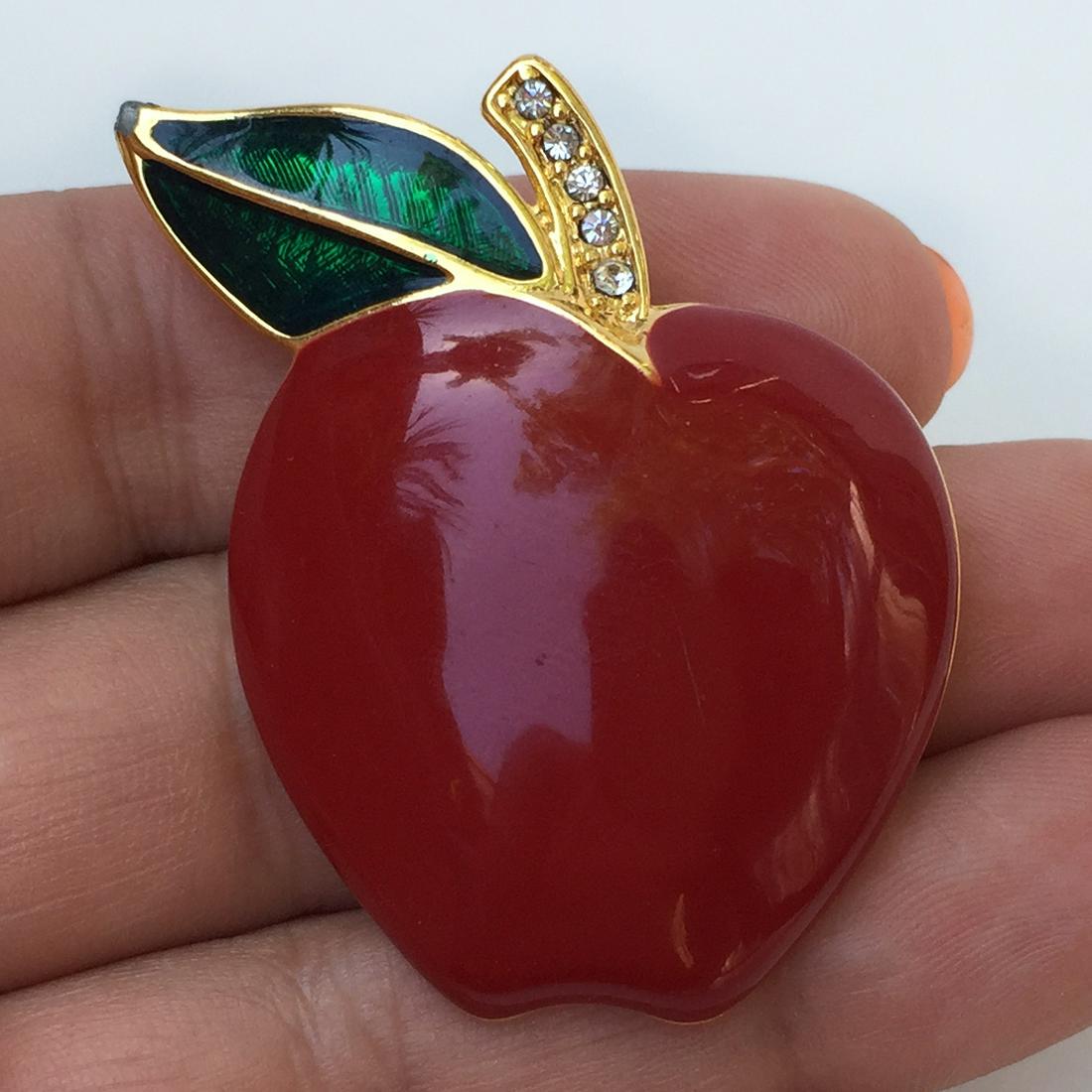MONET: Vintage gold tone enamel Apple brooch, signed (1 of 4)