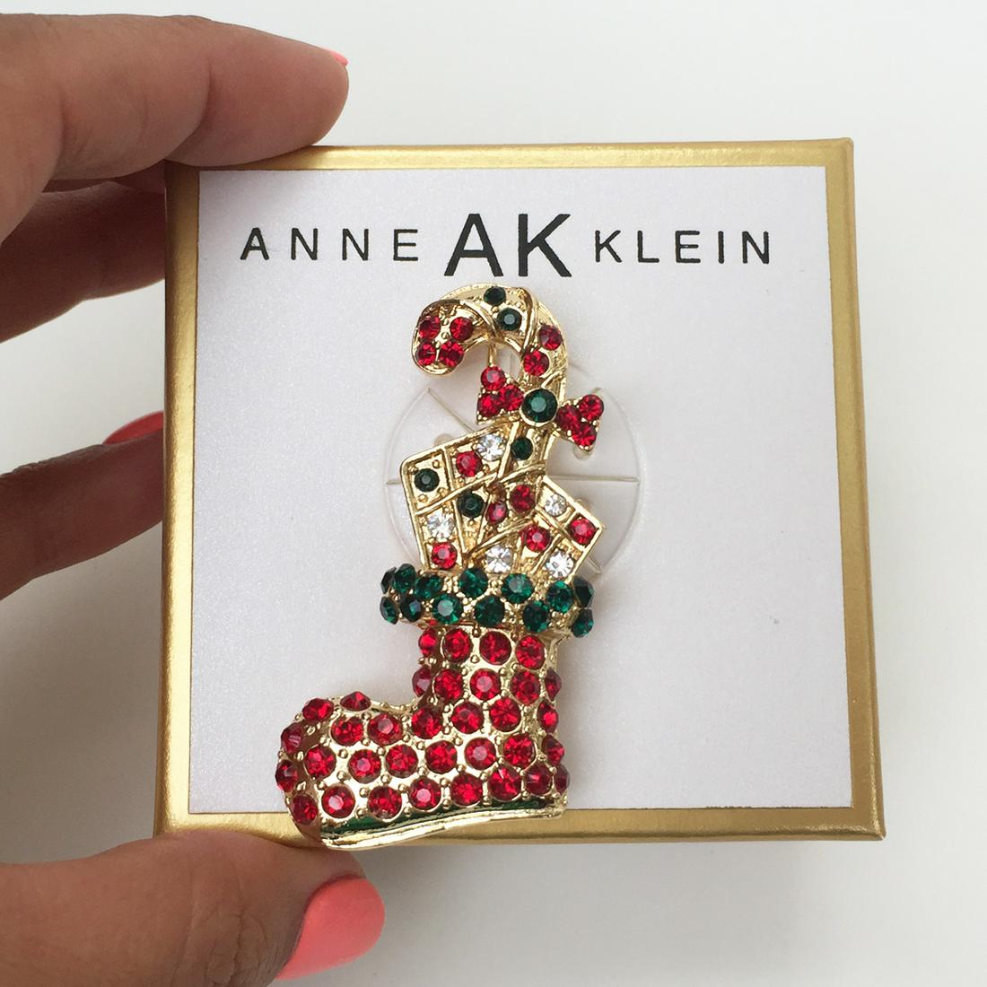 ANNE KLEIN Gold tone crystals Christmas brooch (1 of 3)