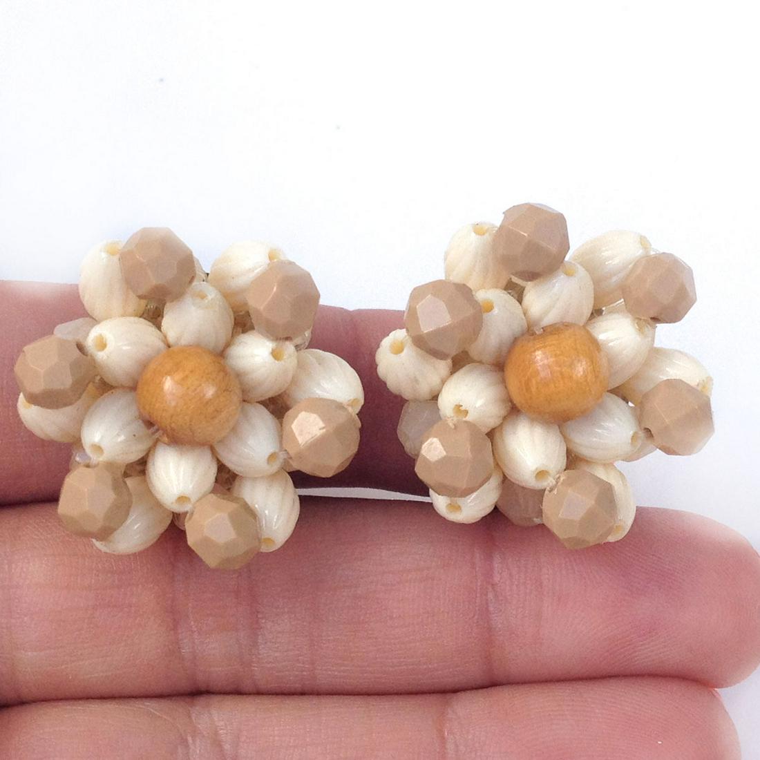 Vintage ivory color textured, wood beads ear clips (1 of 3)