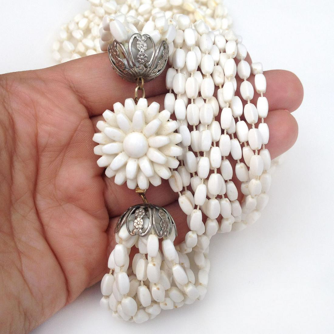 Vintage white beads multi strand flower necklace (1 of 4)