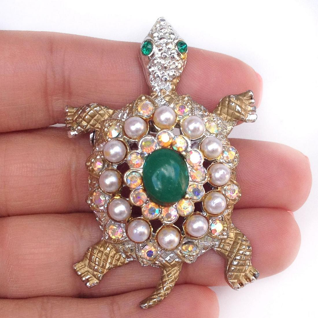 Vintage two tone Turtle crystals faux pearl brooch (1 of 3)