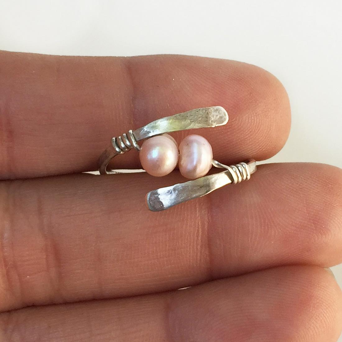 Sterling silver pink pearls ring, size 8 (1 of 6)