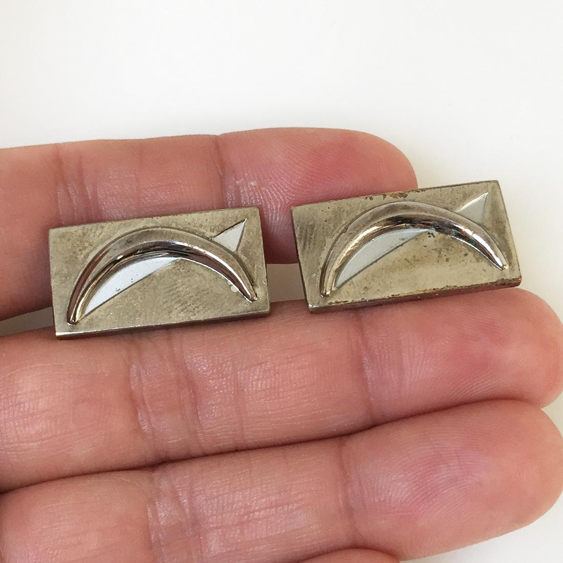 Silver tone Fish shape rectangular cufflinks (1 of 8)