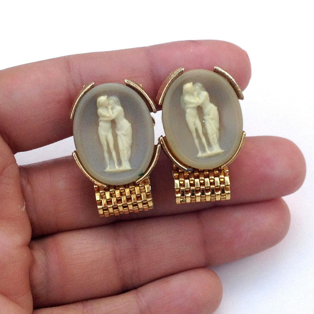 Vintage gold tone cufflinks with cameo (1 of 5)