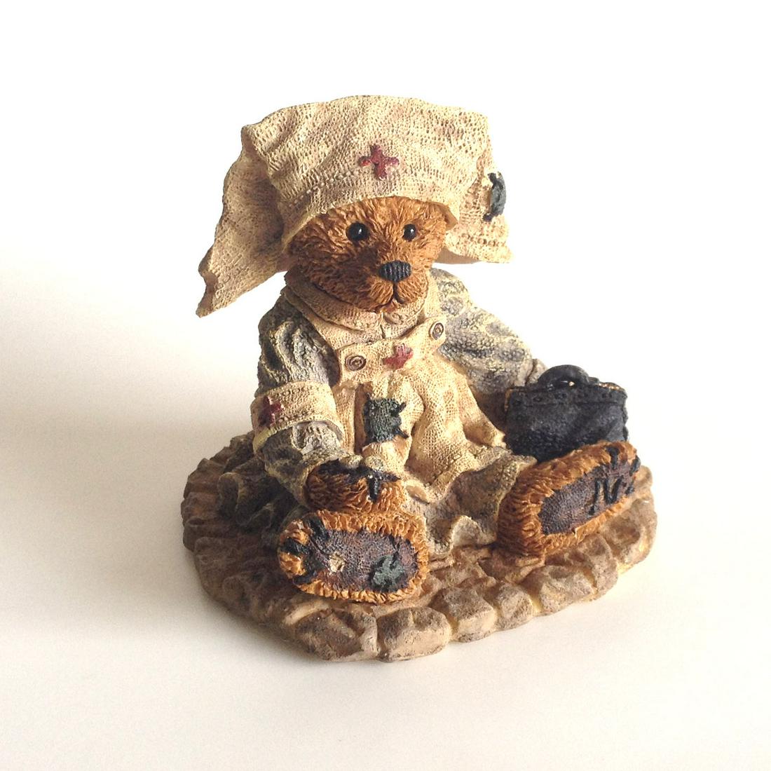Vintage Boyd Bears and Friends Clara the Nurse figurine (1 of 5)