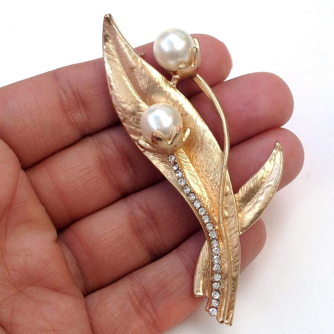 Vintage gold tone Leaf Flower brooch faux pearl crystal (1 of 3)