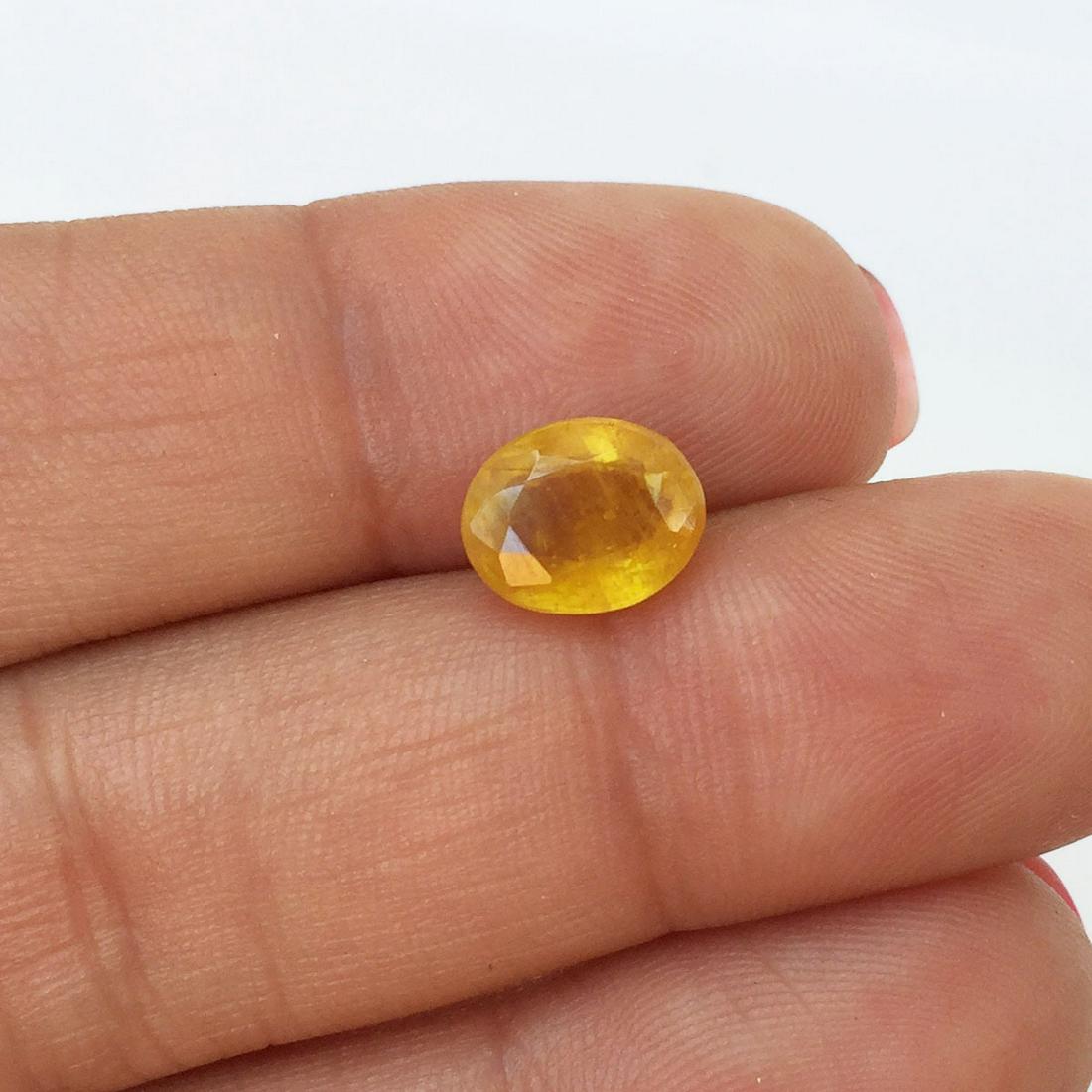 Oval shape faceted yellow sapphire, weight 3.02 cts (1 of 4)
