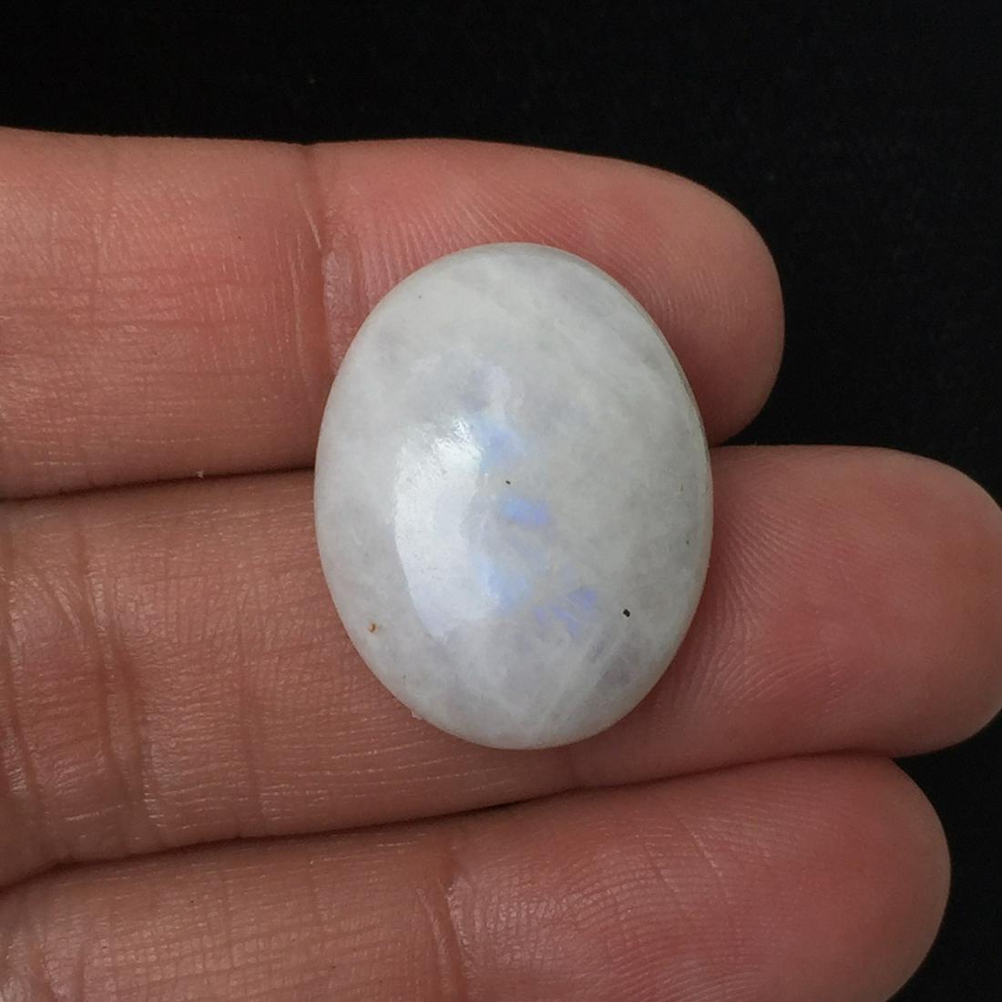 Oval shape Rainbow moonstone cabochon, weight 24.58 cts (1 of 3)