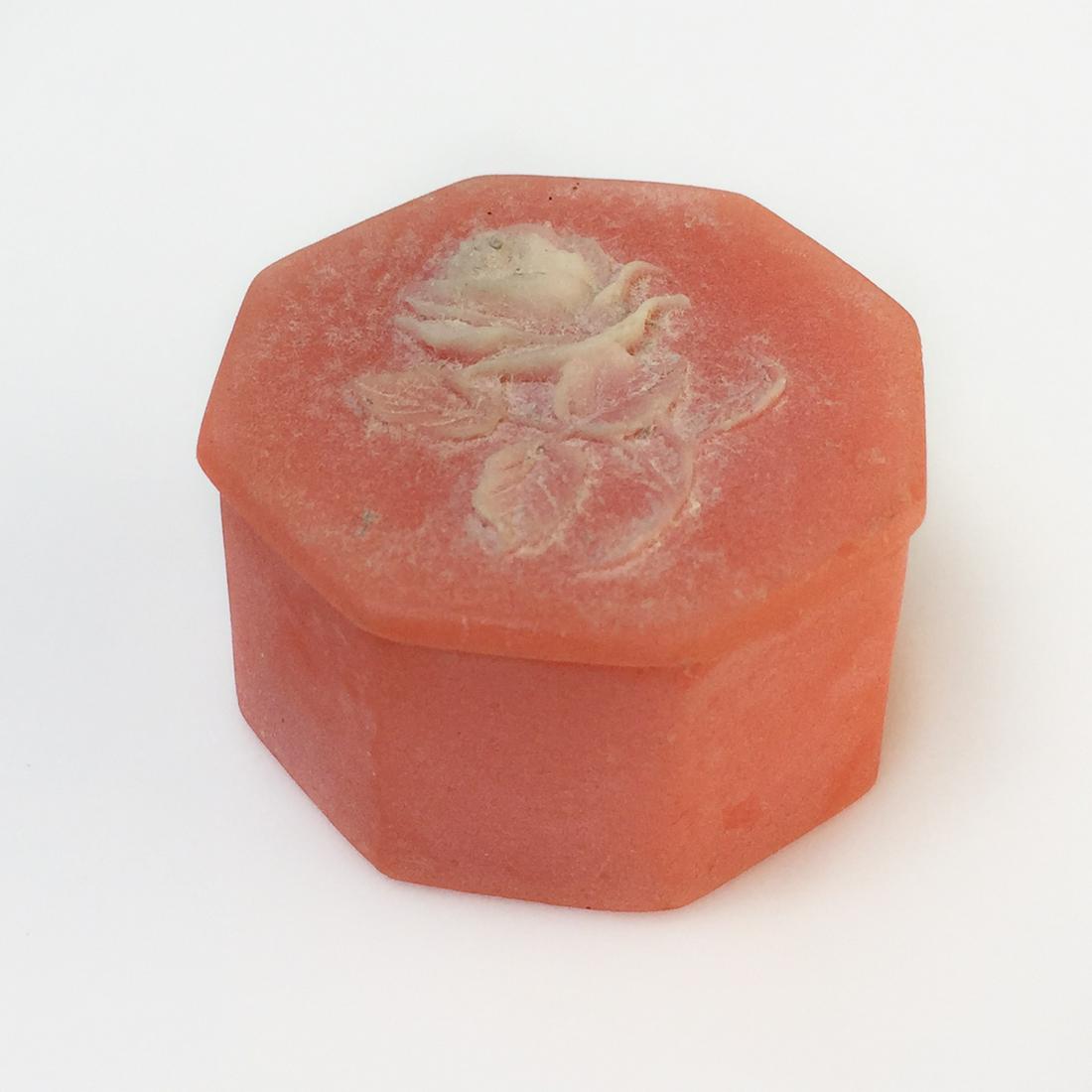 Vintage red pink Soapstone Rose hexagon trinket box: DESIGN INTERN'L INC. Vintage red pink Soapstone carved Rose hexagon shape trinket box. Measured 1 7/8 x 1 7/8 x 1 1/8 inches. Condition very good.