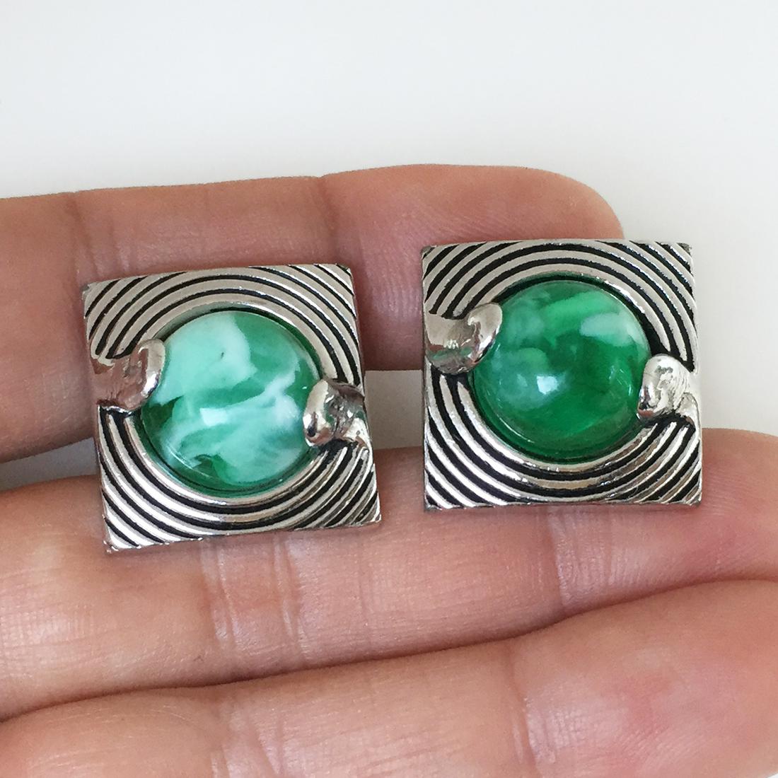 Silver tone black swirl, green cab square cufflinks (1 of 6)