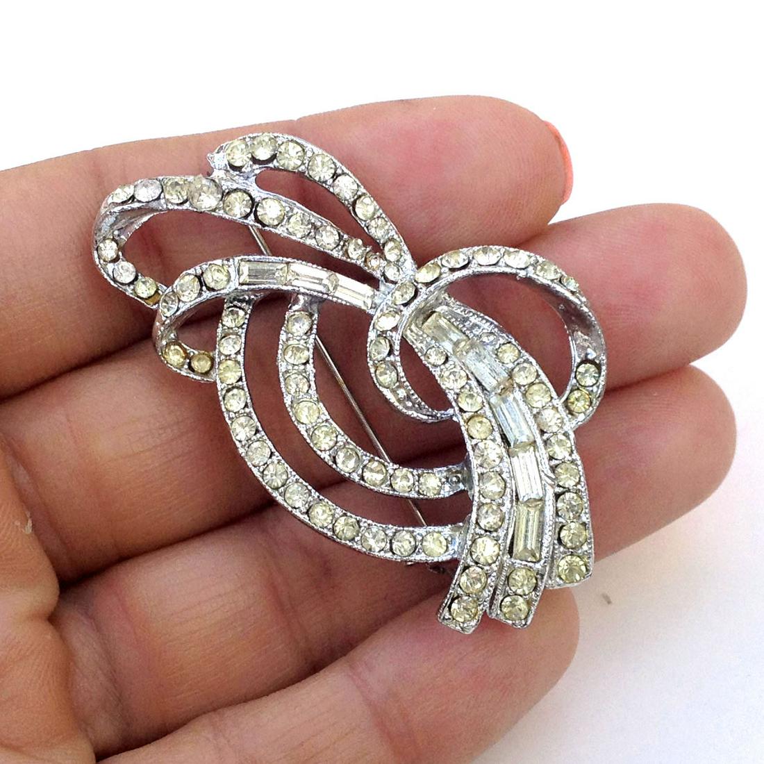 Silver tone free shape brooch with clear crystals (1 of 3)