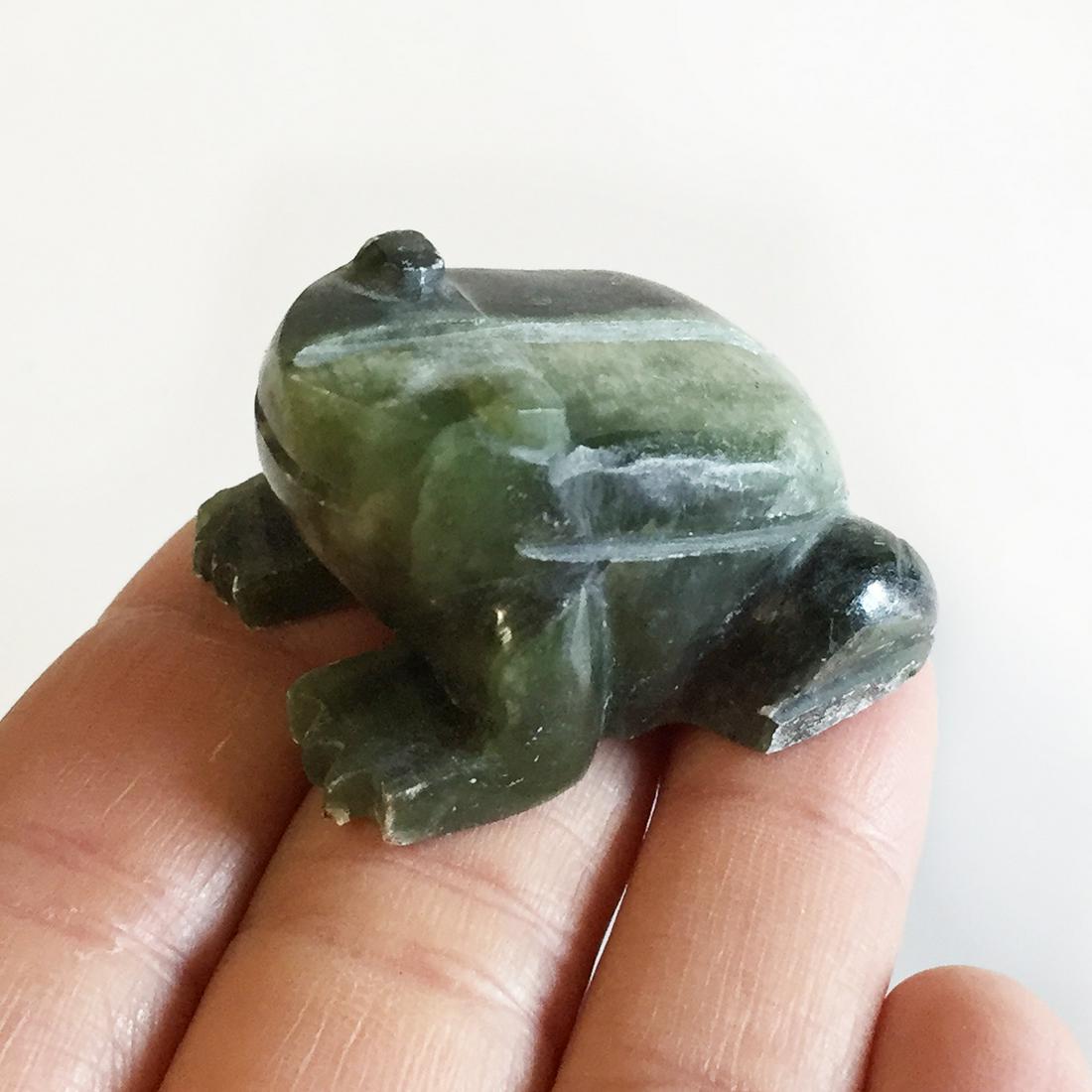 Green genuine stone carved Frog figurine (1 of 6)