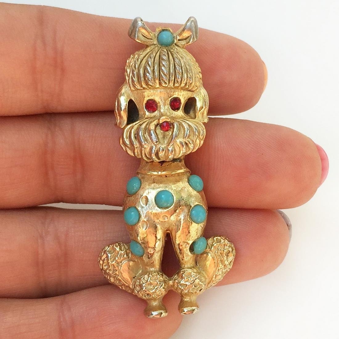 Vintage gold tone red crystals Poodle Dog brooch (1 of 3)