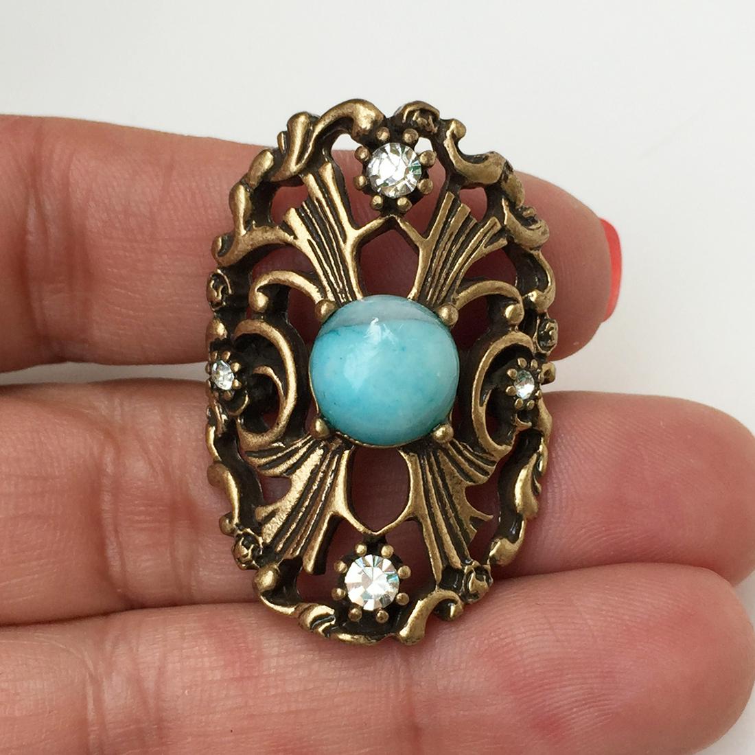 Gold tone crystals turquoise color cab cocktail ring (1 of 7)