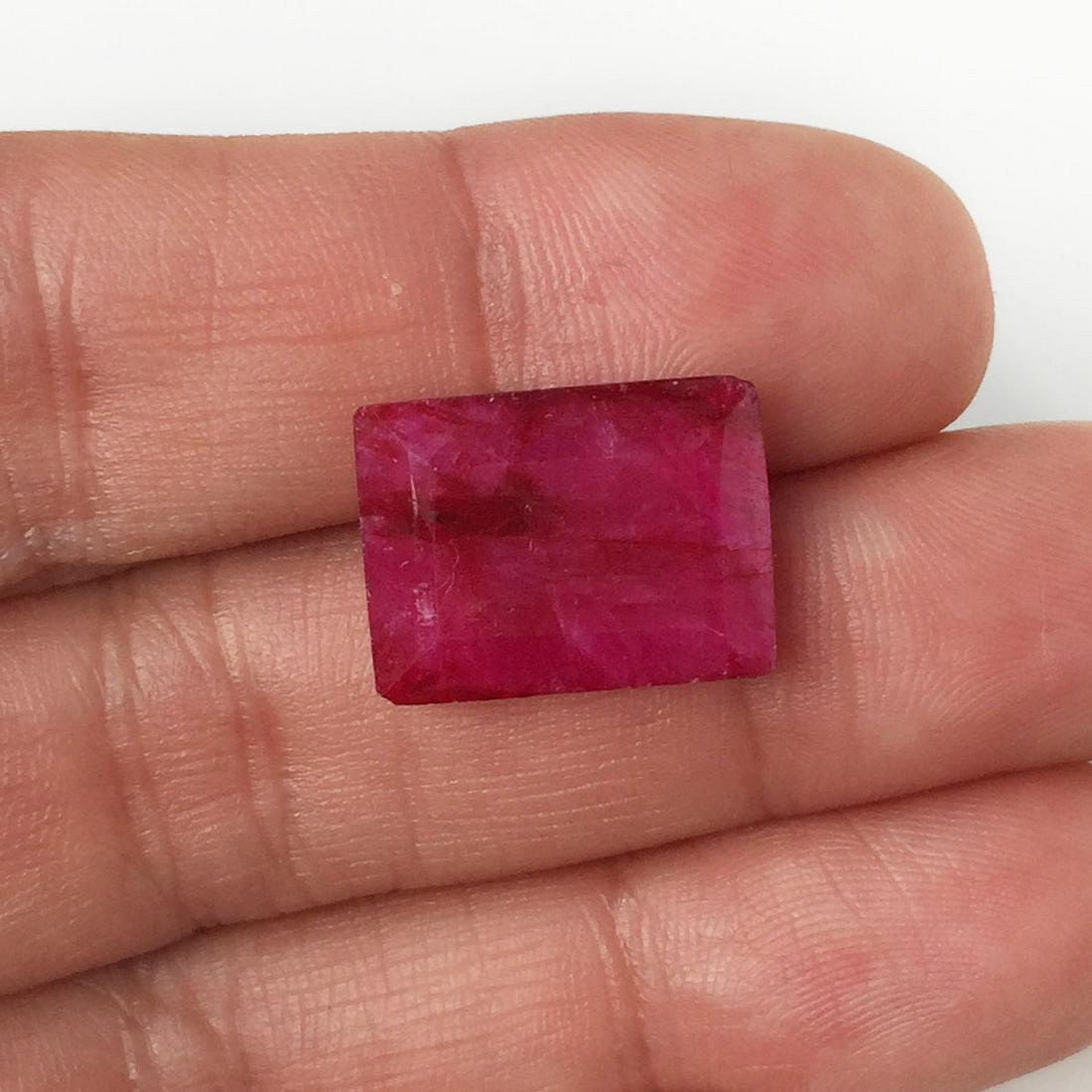 Rectangular shape faceted ruby, weight 10.61 cts (1 of 2)