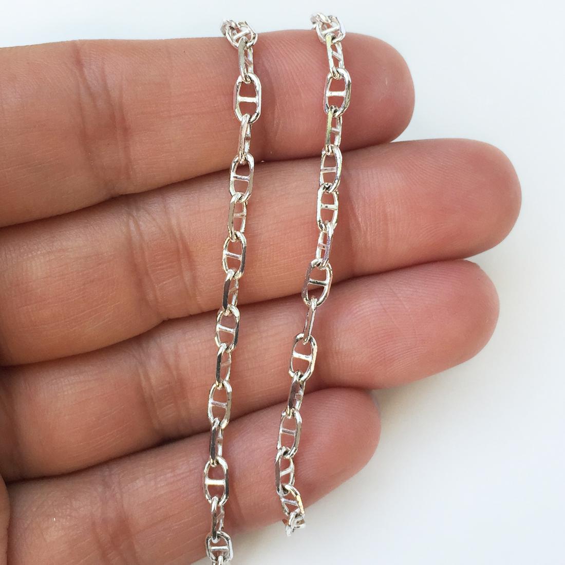 Sterling silver Mariner link chain anklet 10 inches: Sterling silver Mariner link chain anklet 10 inches. Weight 3.67 grams. Length 10 inches. Hallmarked 925 Italy FAS. Condition very good.