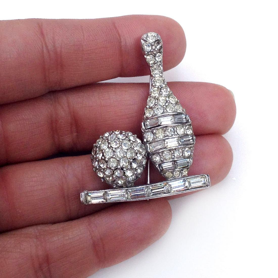 PELL Vintage silver tone Bowling Ball brooch, signed (1 of 3)