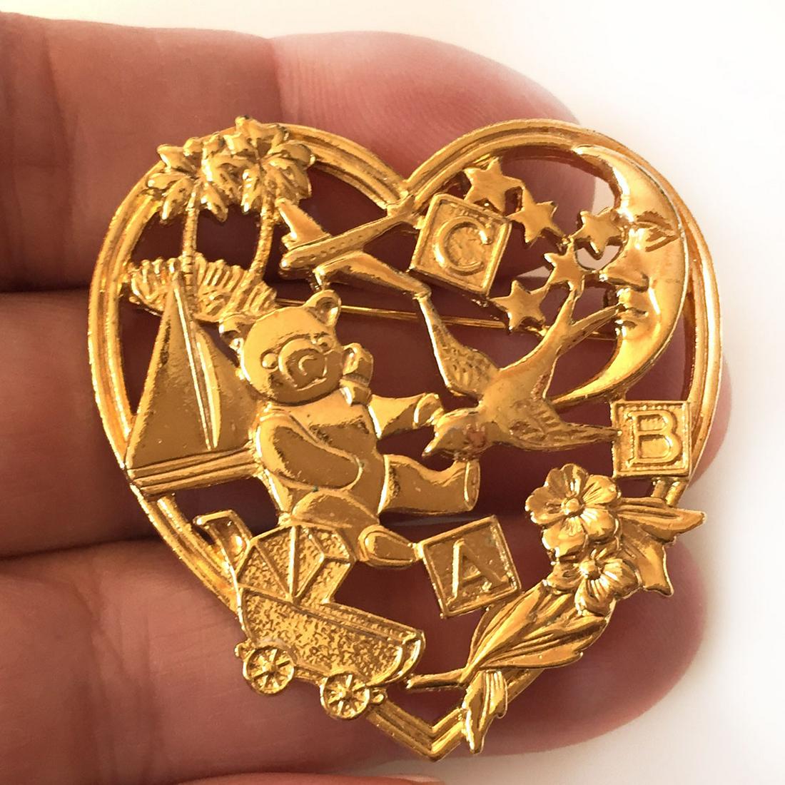 Vintage gold tone Heart shape Baby Nursery theme brooch (1 of 3)