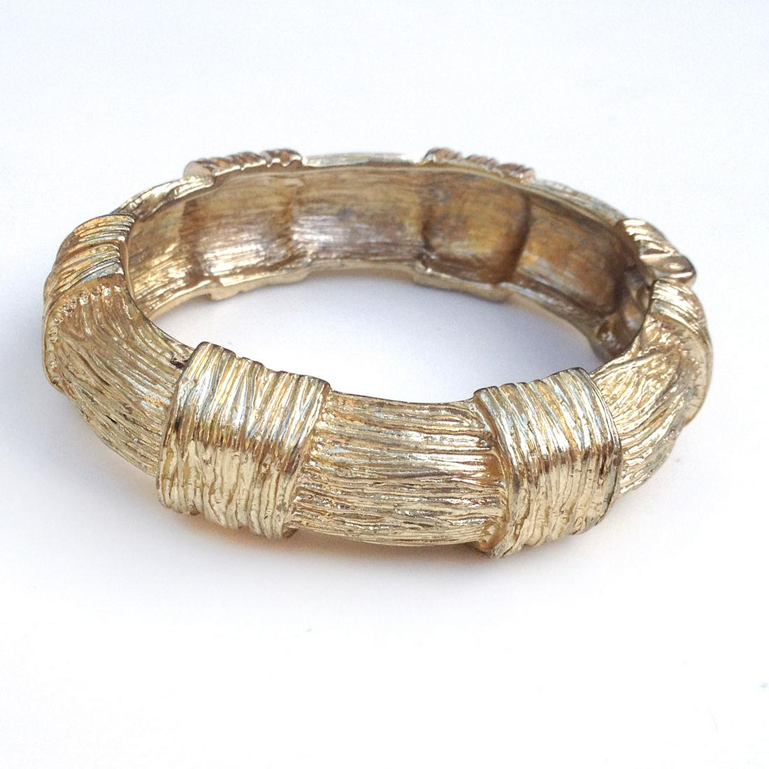 Vintage gold tone textured hinged bangle bracelet (1 of 4)