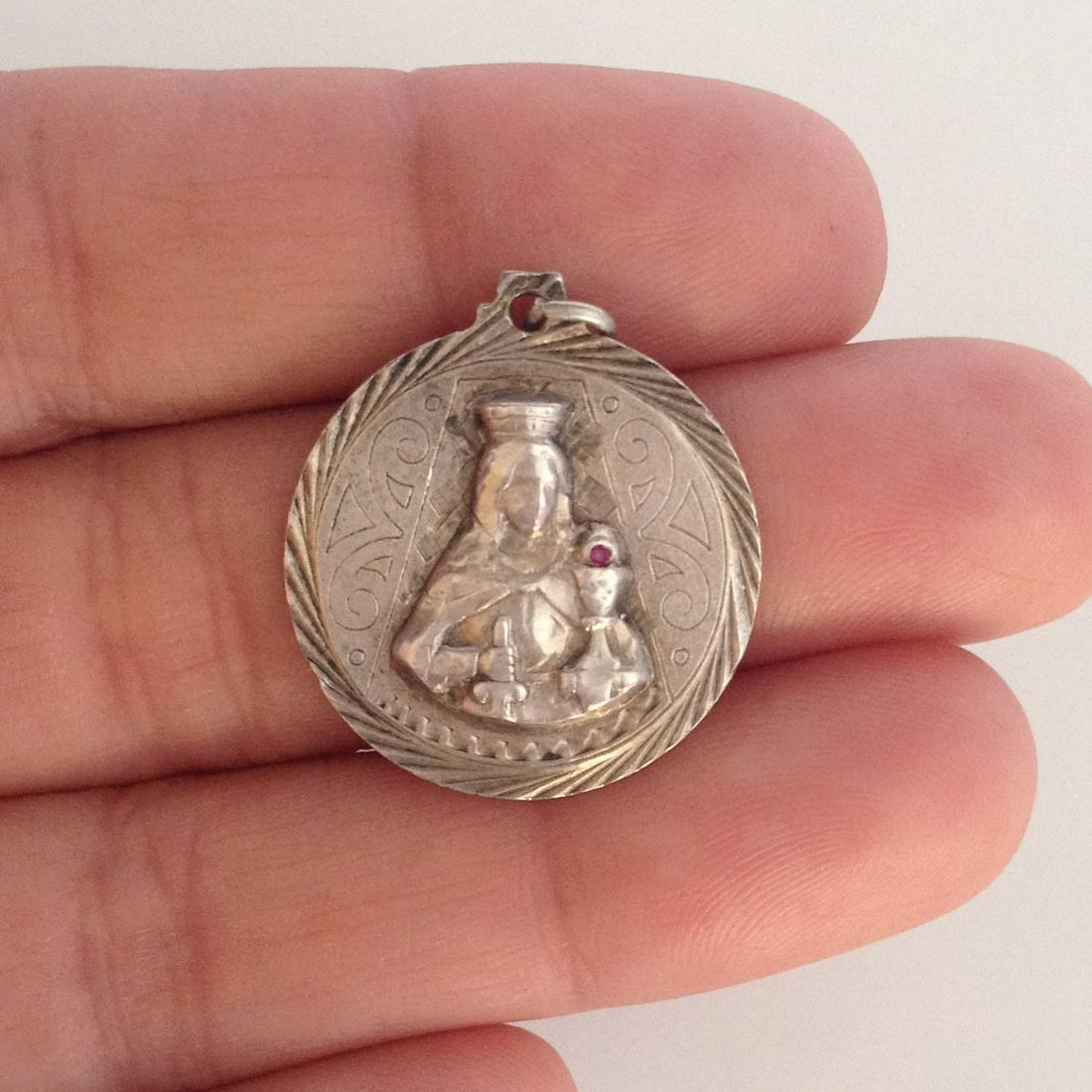 Vintage sterling silver Santa Barbara medallion pendant (1 of 3)