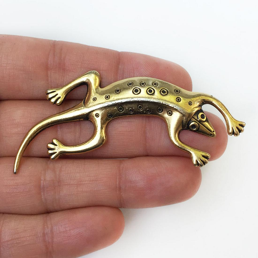 LAUREL BURCH Vintage gold tone Lizard brooch, signed (1 of 4)
