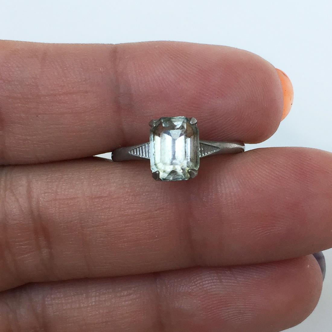 Vintage silver tone emerald cut crystal solitare ring (1 of 7)