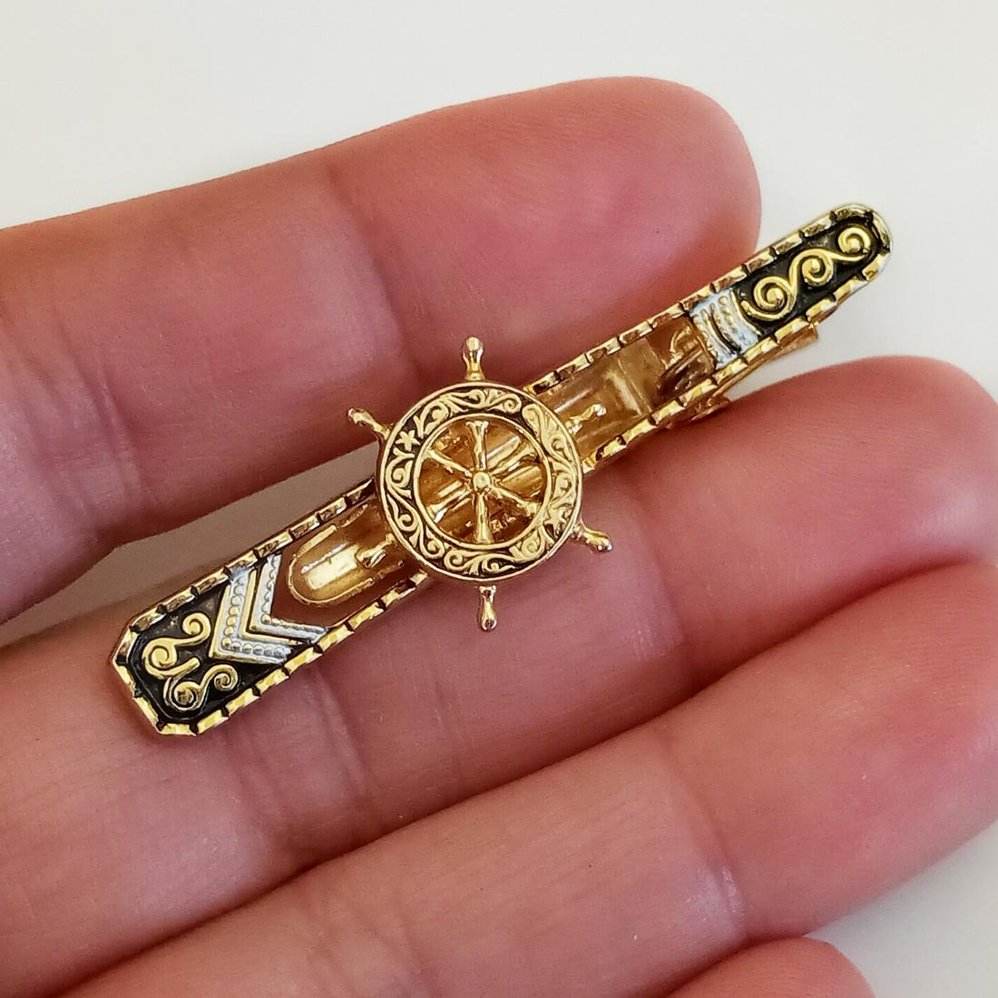 Gold tone Damascene style Helm tie clip (1 of 4)