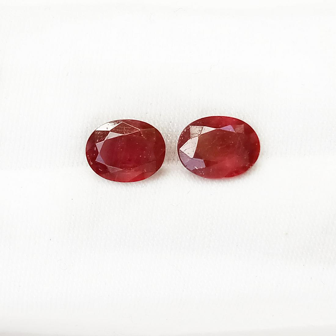 Pair of 9x7 mm Oval shape faceted ruby, 3.91 cts (1 of 3)