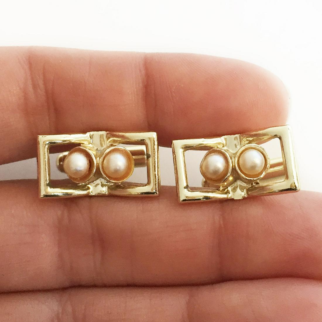 Vintage gold tone faux pearls rectangular cufflinks (1 of 7)